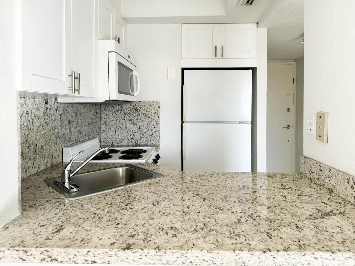 Lauderdale T-19 at 2900 NE 30th Street 9D, Fort Lauderdale