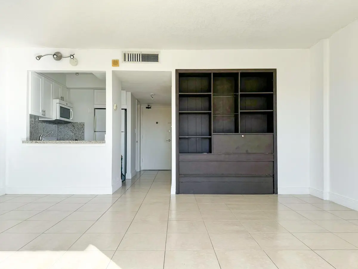 Lauderdale T-22 at 2900 NE 30th Street 9D, Fort Lauderdale