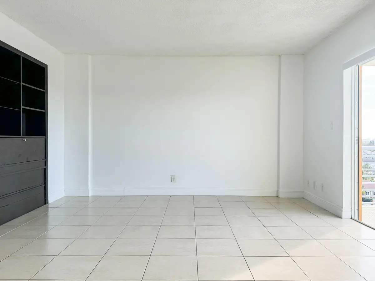 Lauderdale T-23 at 2900 NE 30th Street 9D, Fort Lauderdale
