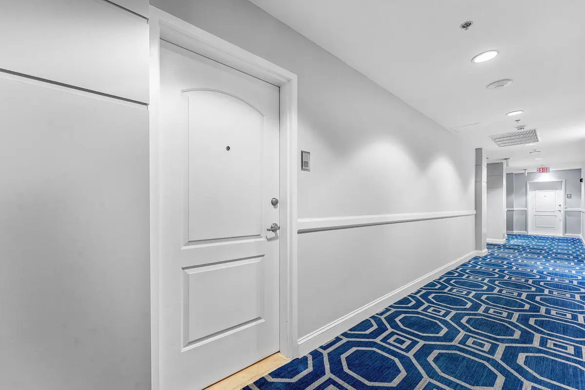 003-801SouthOliveAvenue-Unit820-WestPalm at 801 S Olive Avenue Unit 820, West Palm Beach