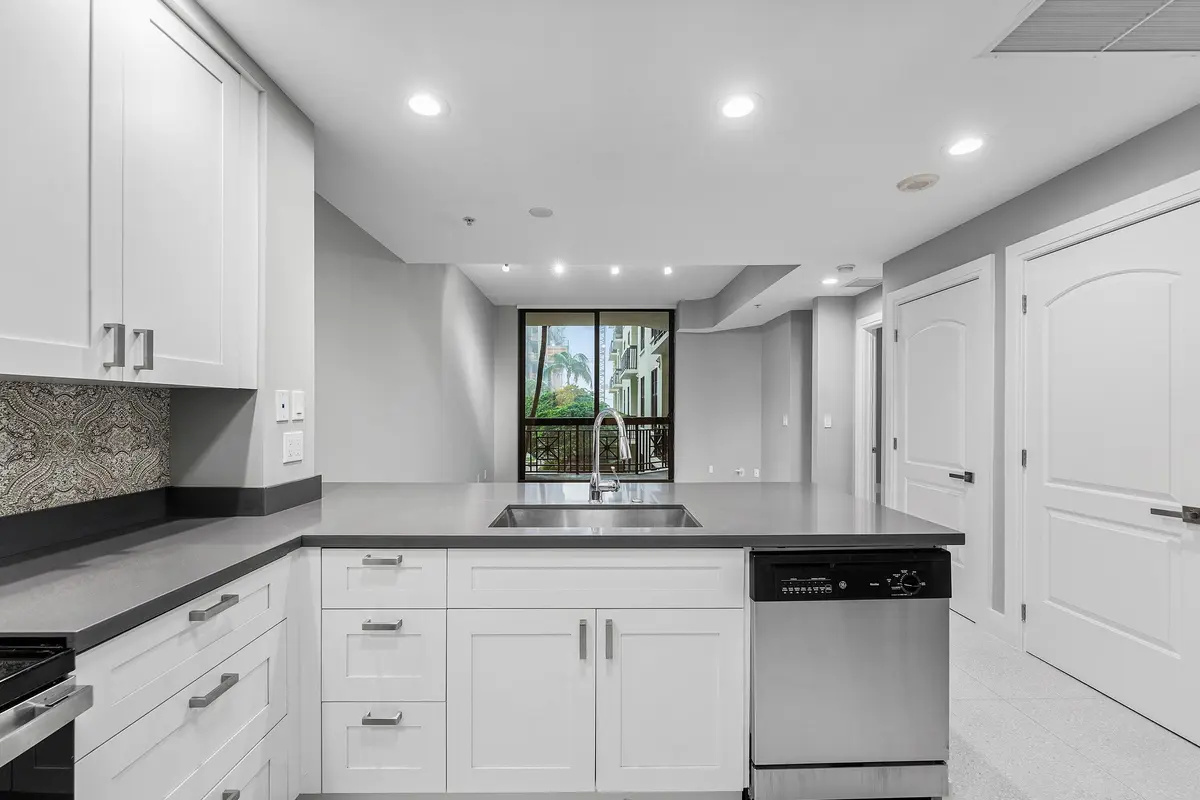 007-801SouthOliveAvenue-Unit820-WestPalm at 801 S Olive Avenue Unit 820, West Palm Beach