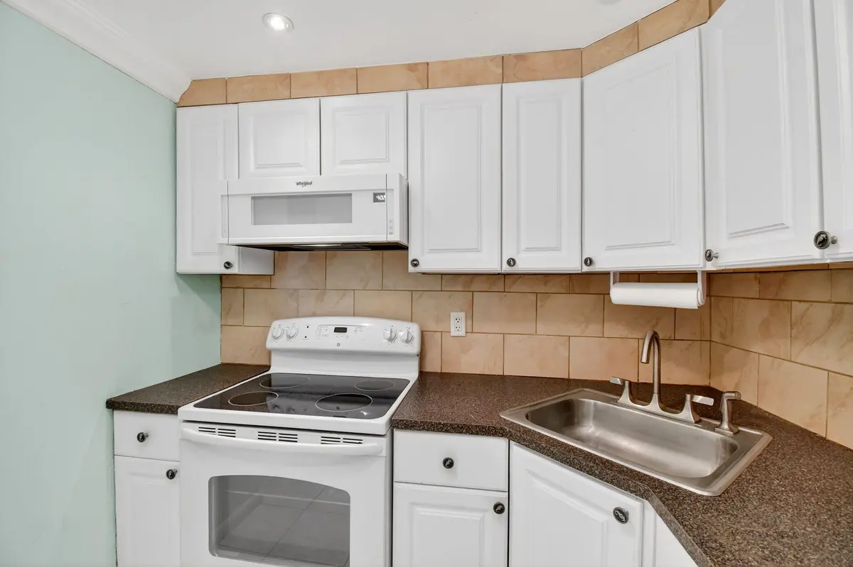 View 2 at 5203 NE 24th Terrace B105, Fort Lauderdale