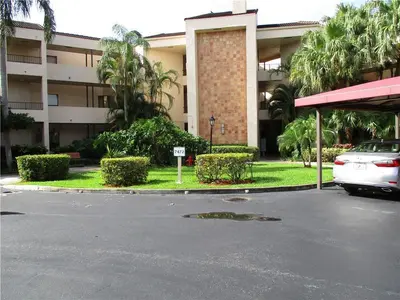 7472 La Paz Place 203, Boca Raton – Condominium for rent