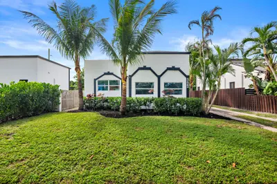 522 Upland Road, West Palm Beach – Single Family Residence for sale