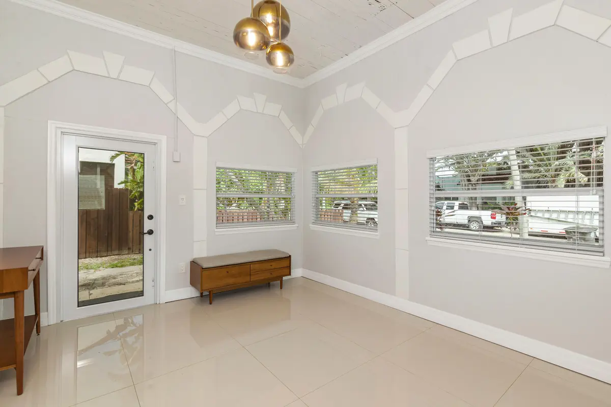 Entry at 522 Upland Road, West Palm Beach