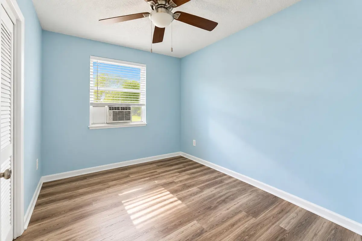 fd1b8b01-2fad-4d7b-b185-fbdf124881ac at 104 21st Street, Vero Beach