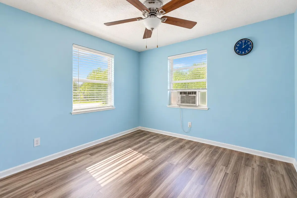4978e569-615e-4a16-a072-2212cfb0262f at 104 21st Street, Vero Beach