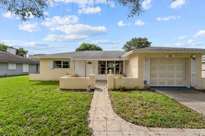 138 Sandpiper Avenue, Royal Palm Beach – Single Family Residence for sale