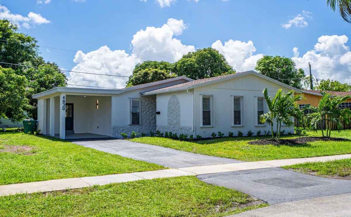4830 NW 18th Street, Lauderhill, FL – photo 1