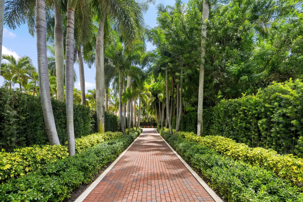 Entry Driveway at 706 SE 2nd Street, Delray Beach