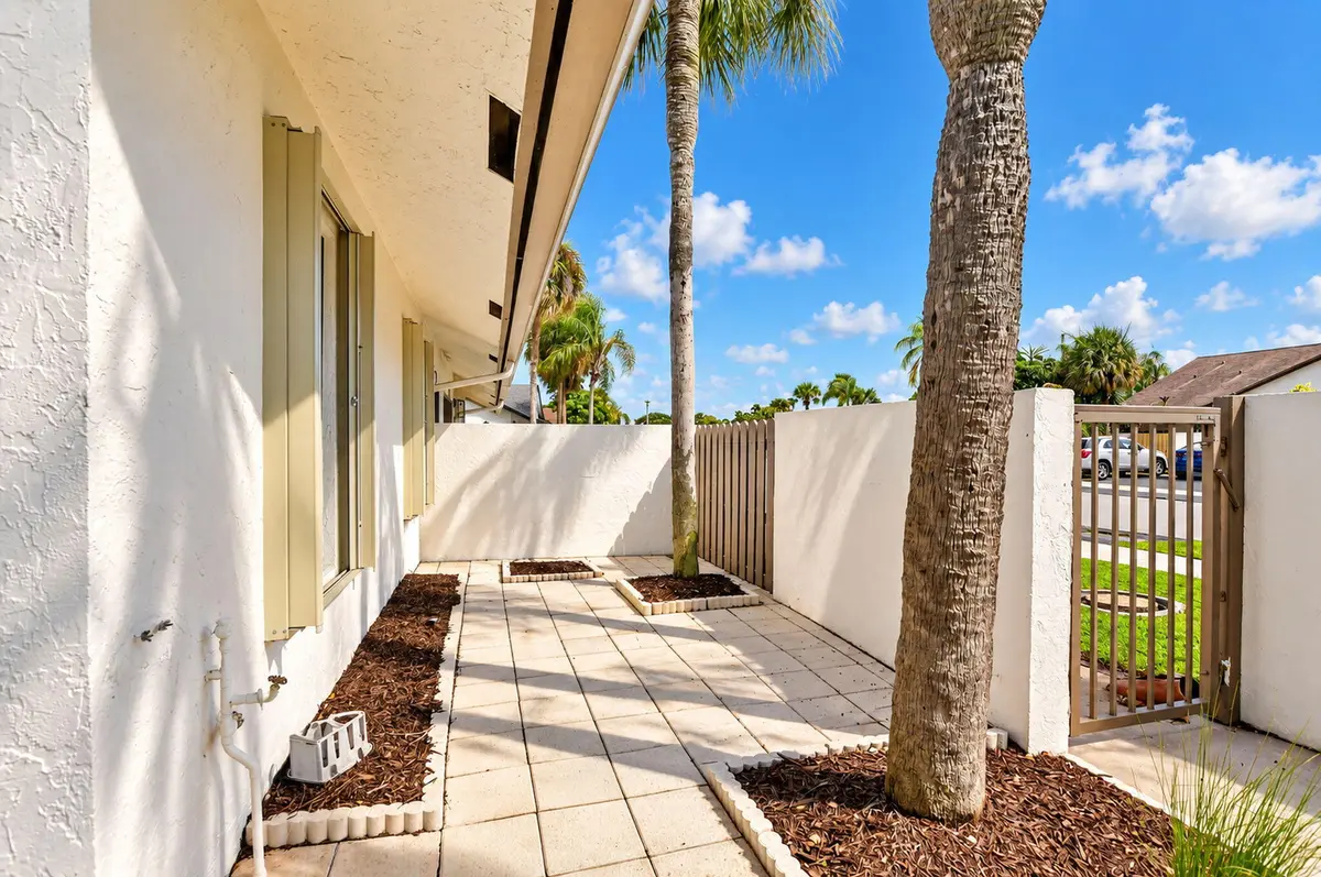 6-web-or-mls-DSC_7951 at 568 SW 28th Avenue, Delray Beach