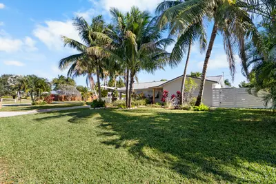 1605 TREEMONT Avenue, Jupiter – Single Family Residence for rent