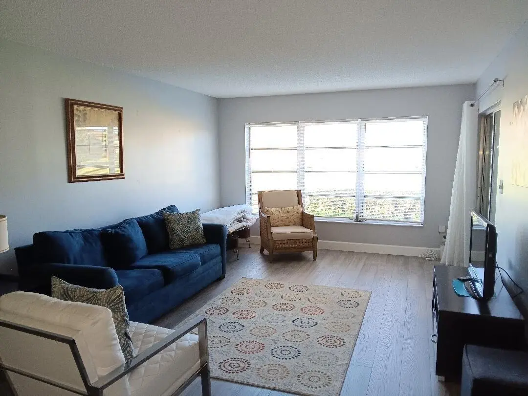 LR jpg at 13283 PINEAPPLE PALM Court B, Delray Beach