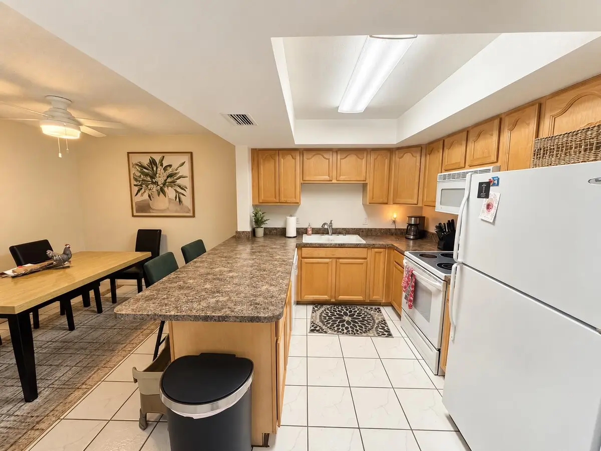 Kitchen at 9258 GREEN MEADOWS Way, Palm Beach Gardens