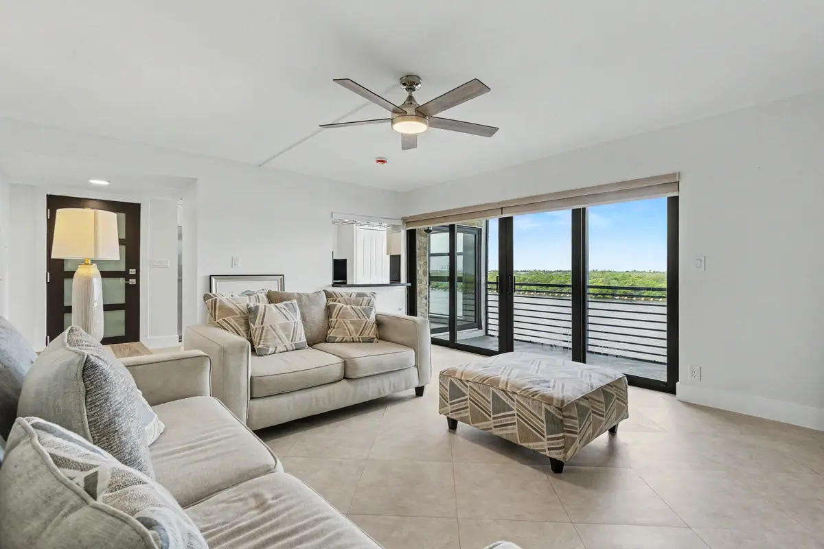 3200-73 at 3200 N OCEAN Drive 402, Hollywood