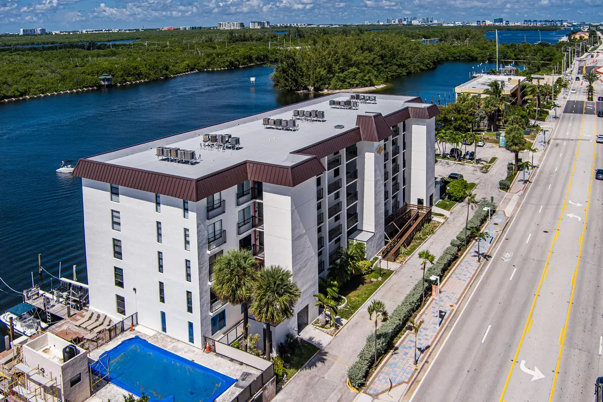 3200-5 at 3200 N OCEAN Drive 402, Hollywood