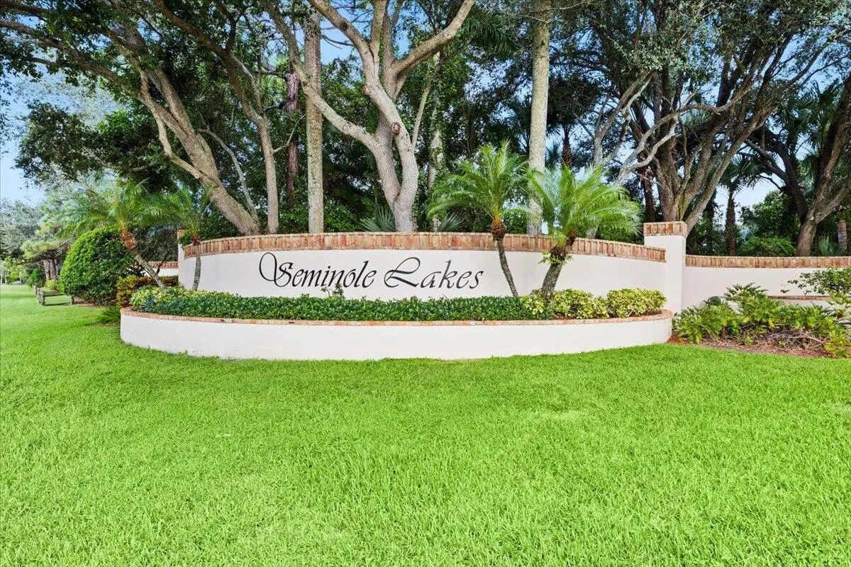 16-424A3849 at 122 Seminole Lakes Drive, Royal Palm Beach