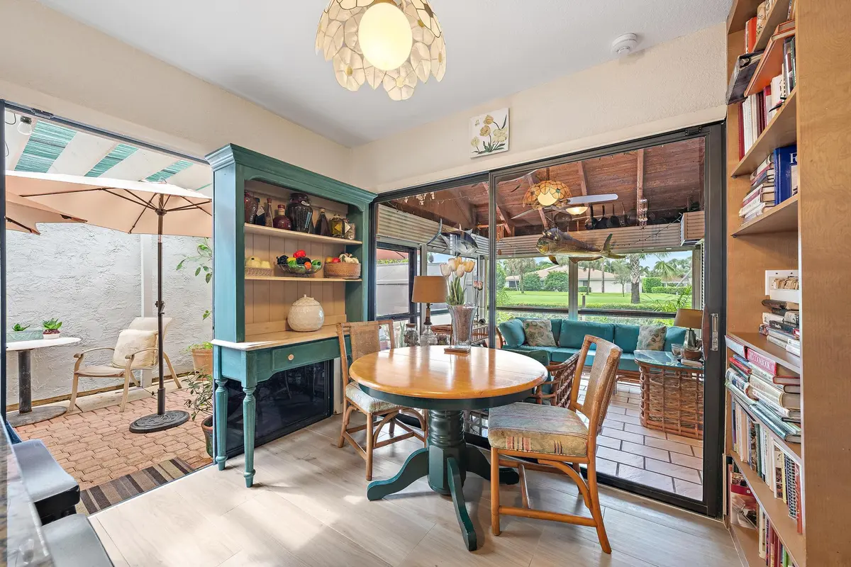 Eat-in kitchen at 17050 Traverse Circle, Jupiter