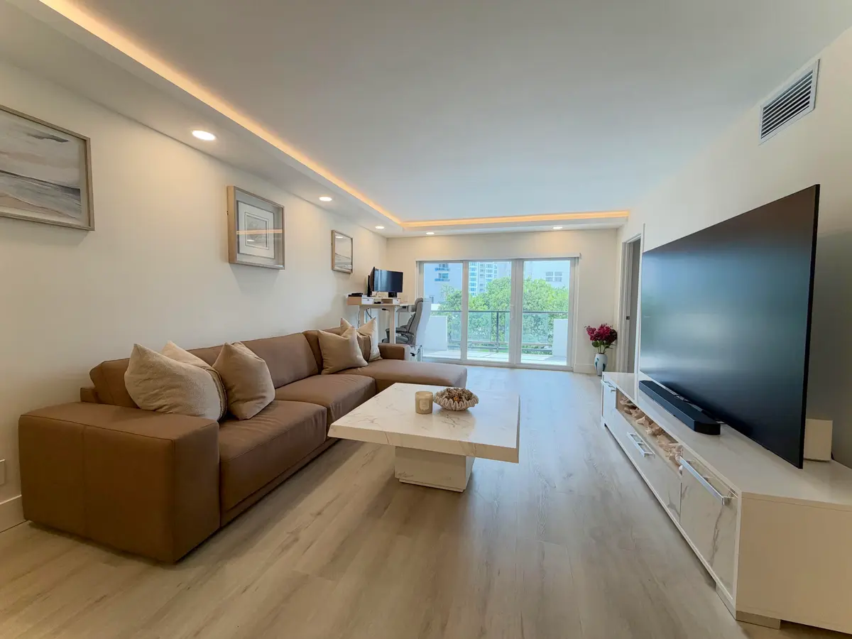Living room at 1500 S OCEAN Boulevard 307, Pompano Beach