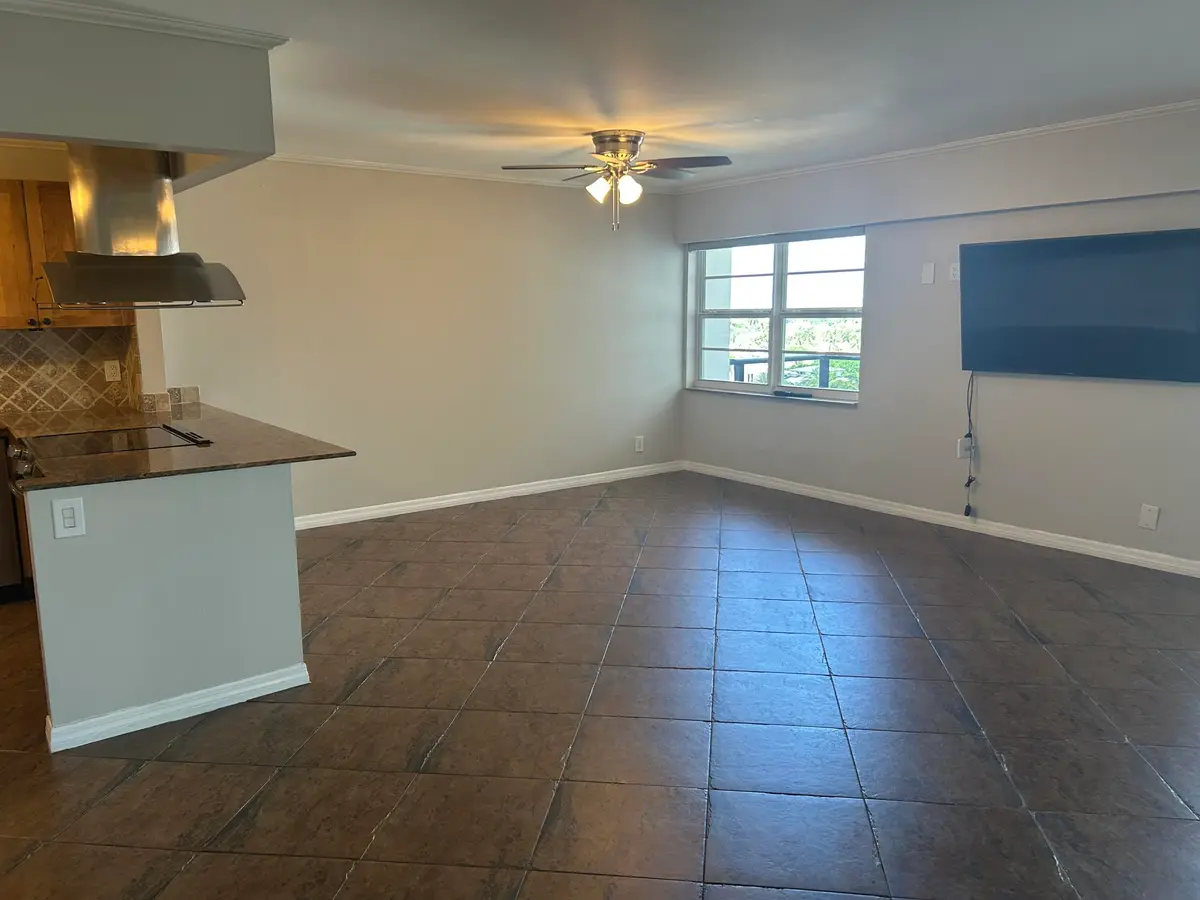Living Room at 5100 Dupont Boulevard 8L, Fort Lauderdale
