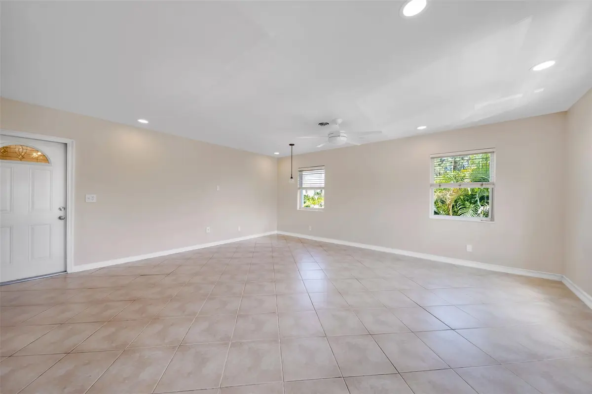 LIVINGROOM at 2591 NE 55TH Court 208, Fort Lauderdale