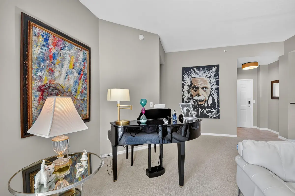 Room to entertain at 806 E Windward Way 108, Lantana