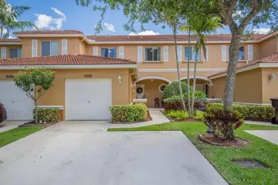 6092 Eaton Street, West Palm Beach – Townhouse for rent