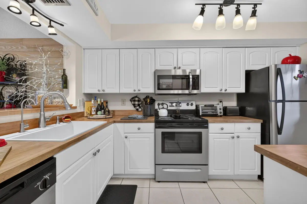 9-web-or-mls-3A5A2296 at 7410 S OCEAN 108, Jensen Beach