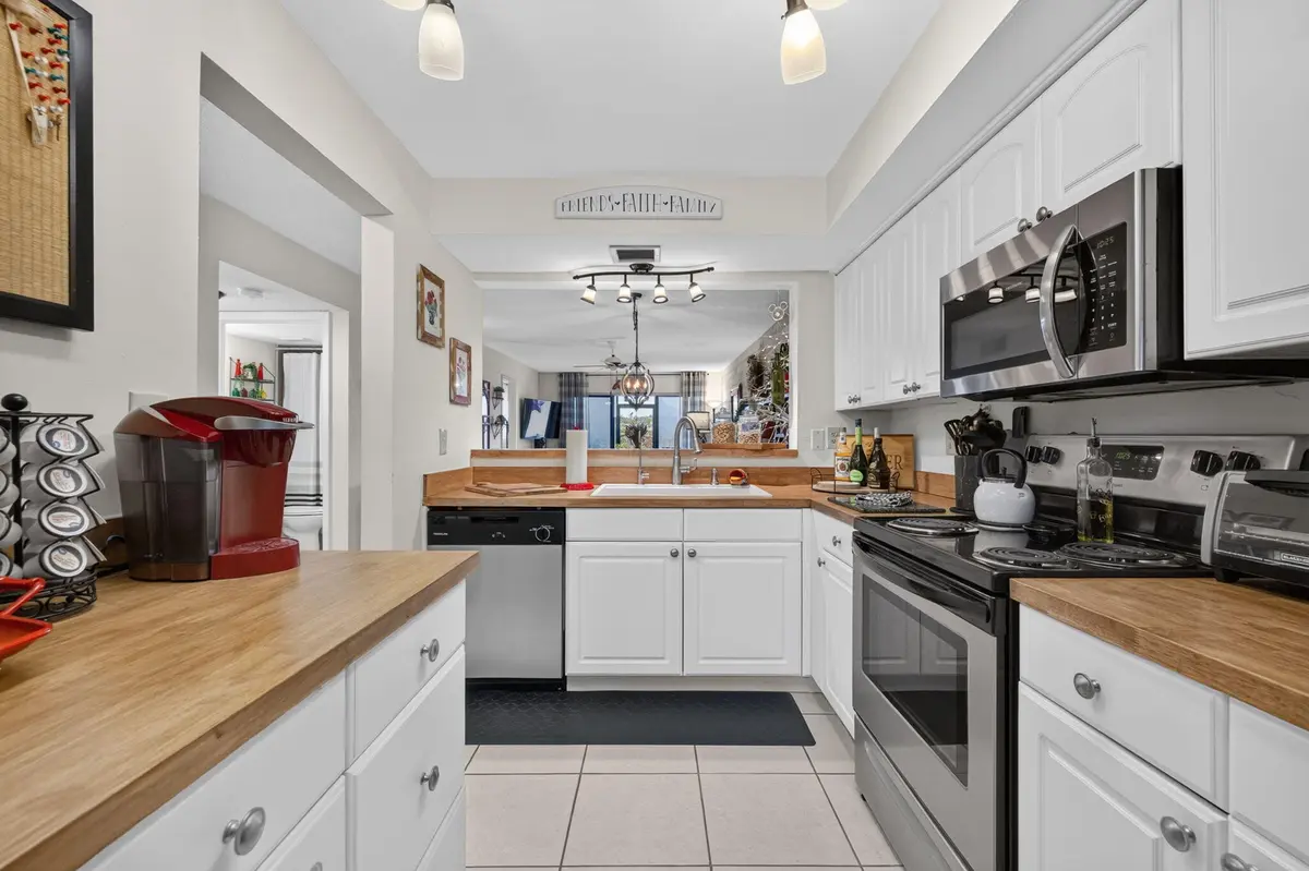 10-web-or-mls-3A5A2304 at 7410 S OCEAN 108, Jensen Beach