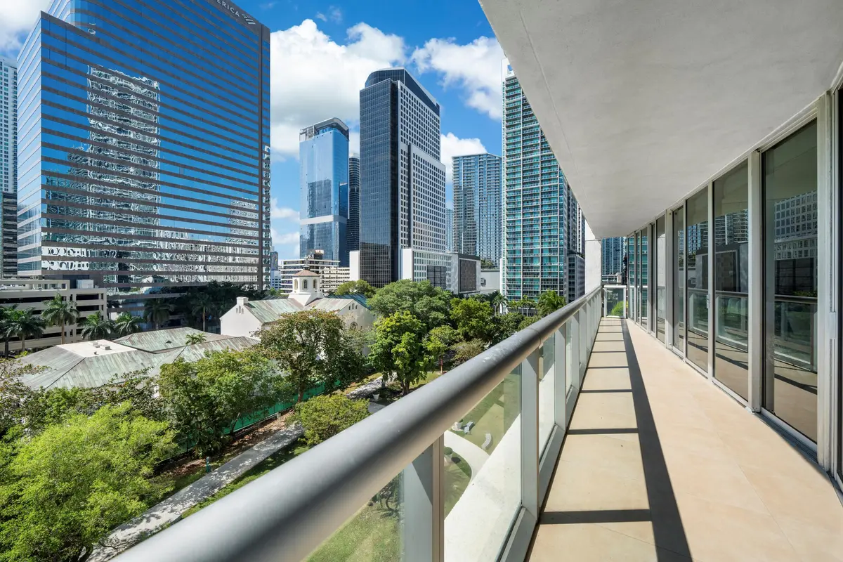 Icon5 at 495 BRICKELL Avenue 811, Miami