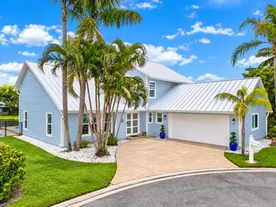 9029 SE Breeze Way, Hobe Sound – Single Family Residence for sale