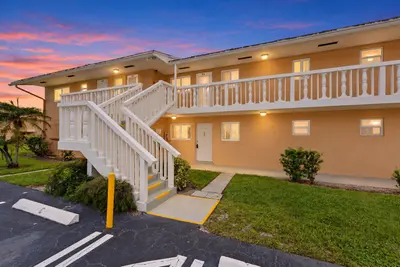 2192 NE 1ST Way 102, Boynton Beach – Condominium for sale