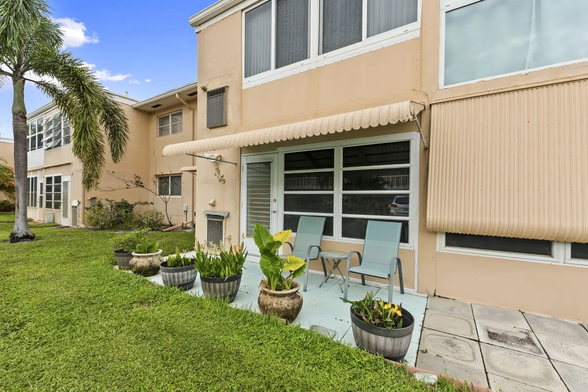 6-web-or-mls-DSC07580 at 2192 NE 1ST Way 102, Boynton Beach