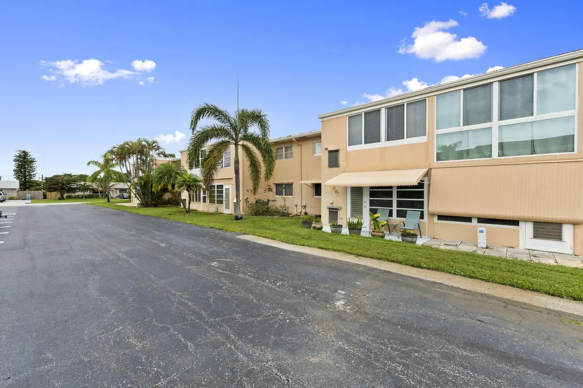 7-web-or-mls-DSC07571 at 2192 NE 1ST Way 102, Boynton Beach