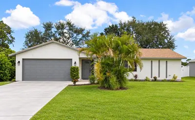 461 SW Byron Street, Port St. Lucie – Single Family Residence for sale