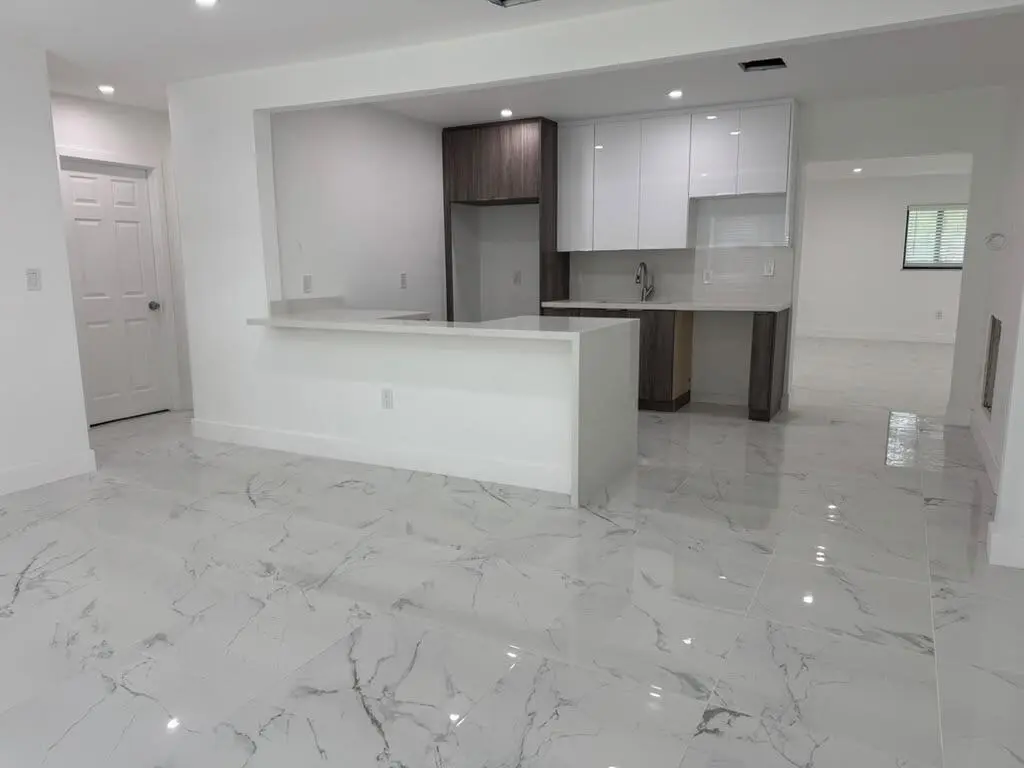 1031 NW 10TH Avenue, Fort Lauderdale, FL – photo 3