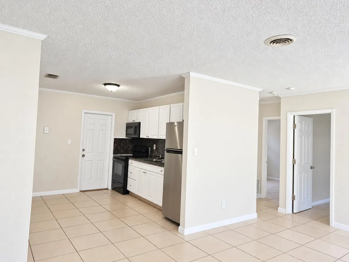 Kitchen at 727 NW 1st Avenue 2, Fort Lauderdale
