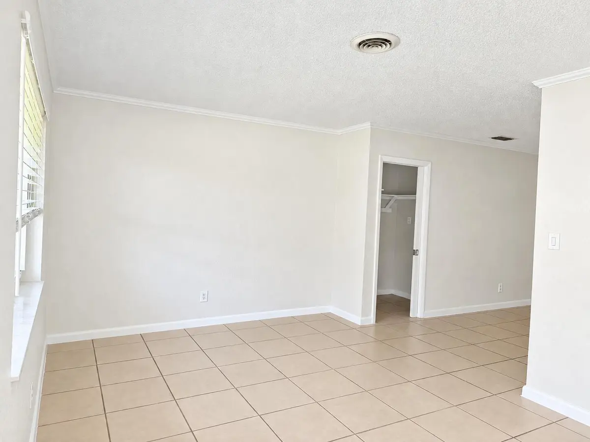 Living Area 1 at 727 NW 1st Avenue 2, Fort Lauderdale