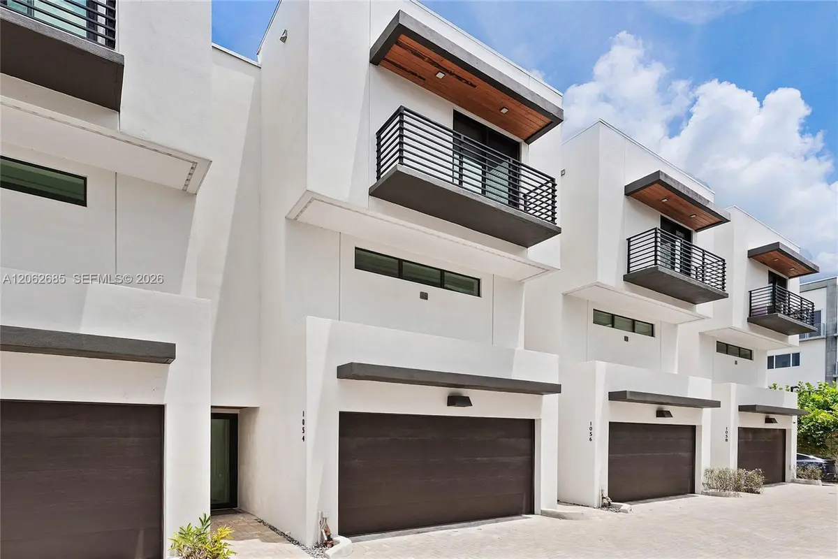 Photo 1 at 1054 N VICTORIA PARK Road, Fort Lauderdale