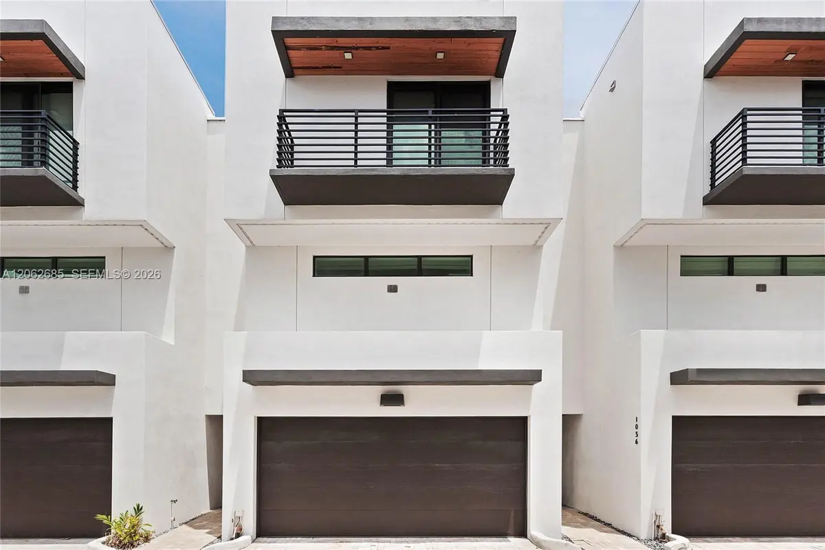 Photo 2 at 1054 N VICTORIA PARK Road, Fort Lauderdale