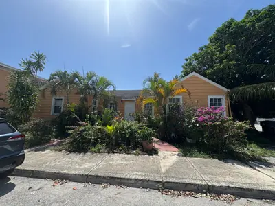 419 3RD Avenue, Lake Worth Beach – Triplex for sale