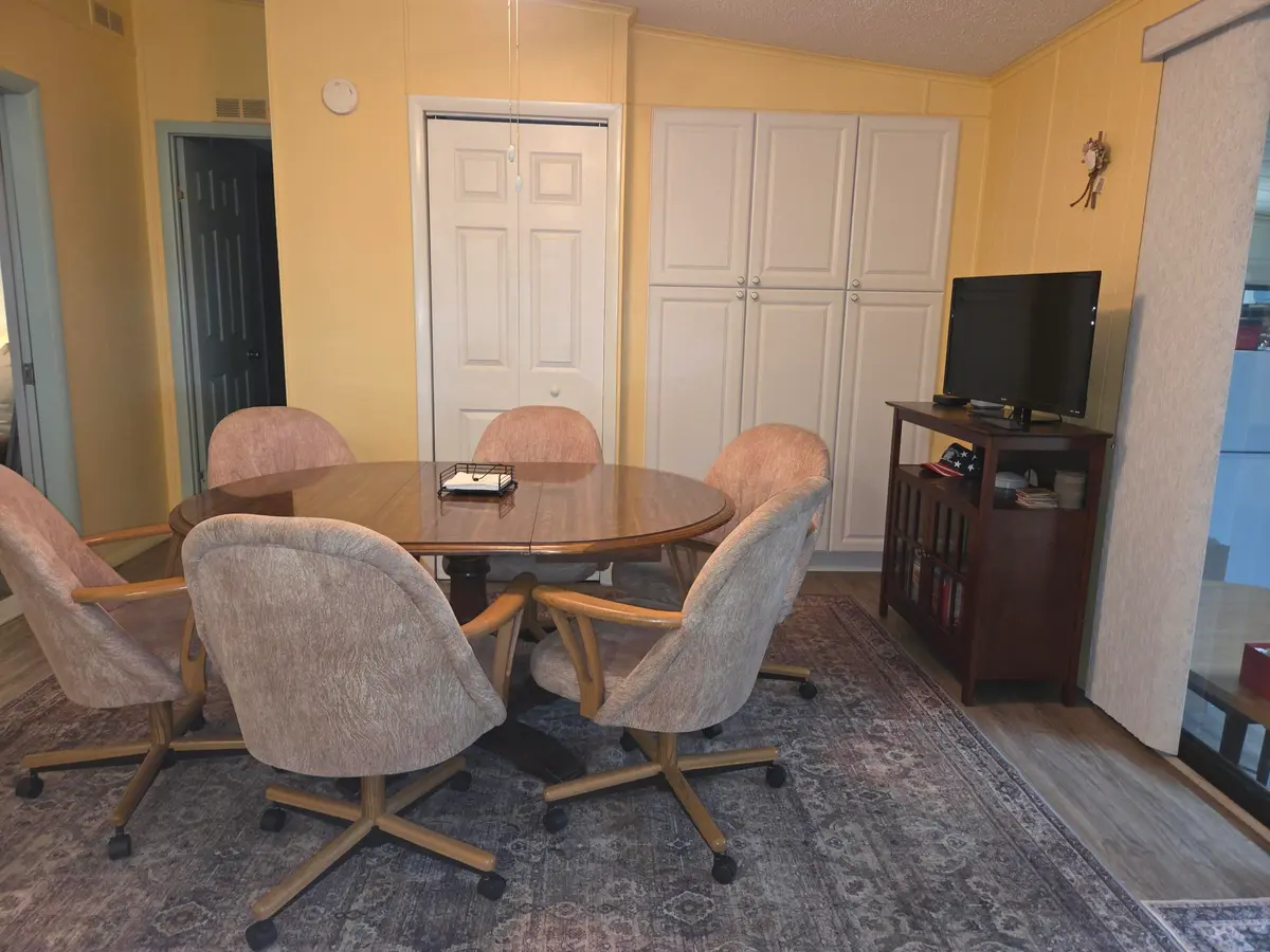 eatin kitchen 2 at 7701 SE SHENANDOAH Drive, Hobe Sound