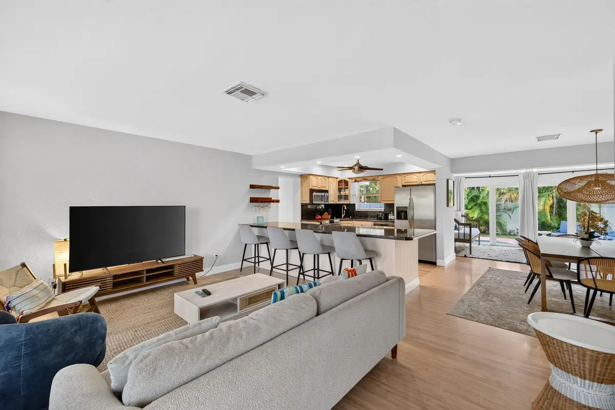 5-web-or-mls-699A5169 at 391 SE 6TH Court, Pompano Beach