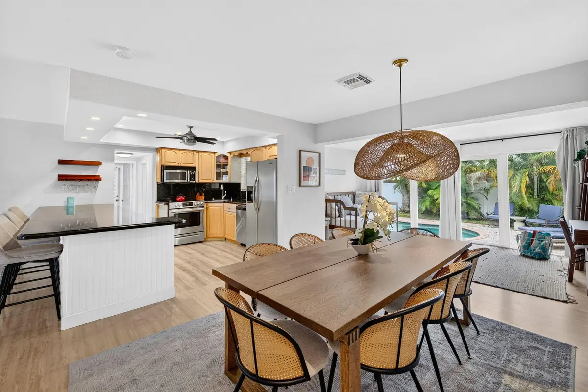 9-web-or-mls-699A5186 at 391 SE 6TH Court, Pompano Beach