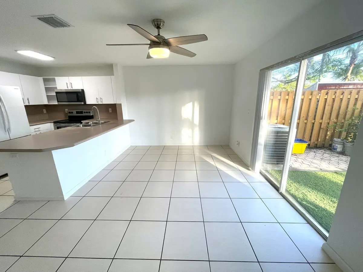 1.6 at 986 Summit Lake Drive, West Palm Beach