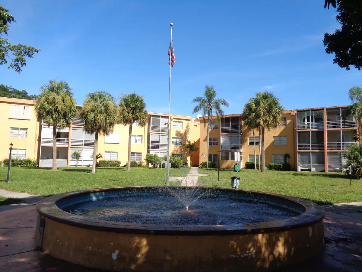 DSC01888 at 4394 NW 9TH Avenue 20-1G, Deerfield Beach