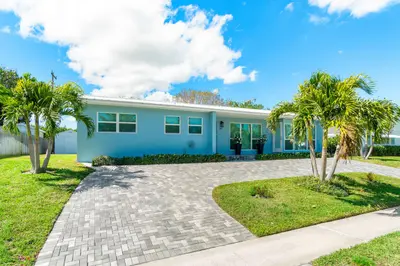 371 Saturn Avenue, Tequesta – Single Family Residence for rent
