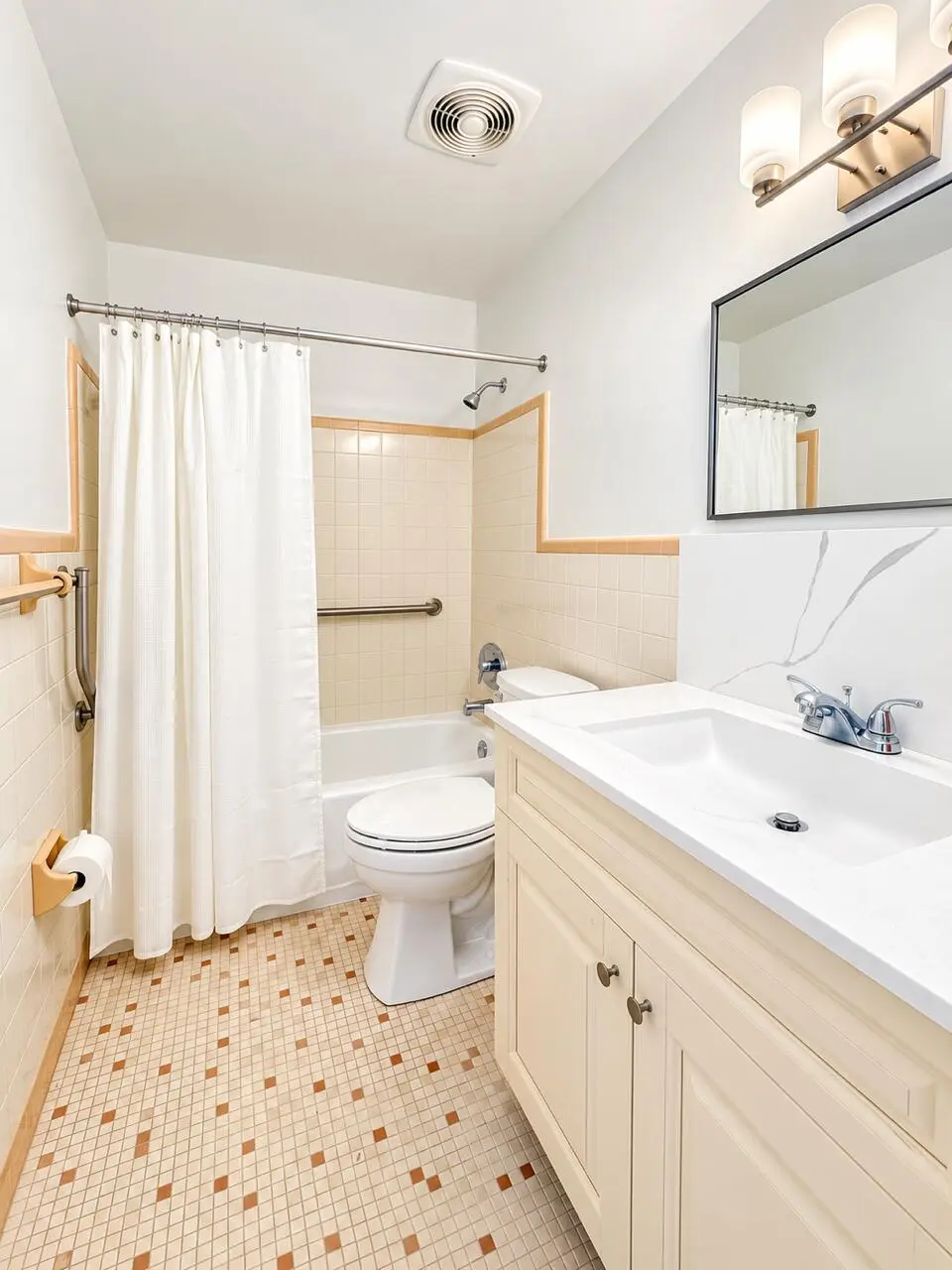 BE7DA7CC-4F4A-4E69-82F5-A2D4B9213AA7 at 305 SE 9TH Avenue 15, Pompano Beach