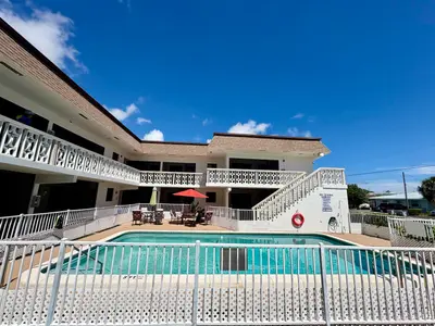 305 SE 9TH Avenue 15, Pompano Beach – Apartment for rent