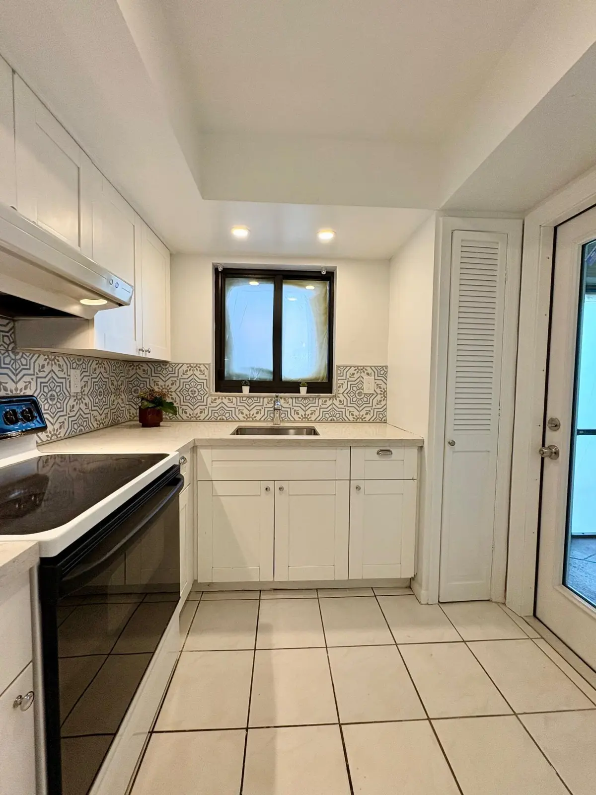 20250610123255536111000000-o at 305 SE 9th Avenue 13, Pompano Beach